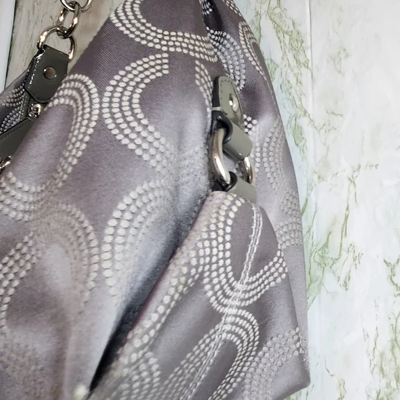 Vintage Coach Patent Trim Handbag - Picture 5 of 16